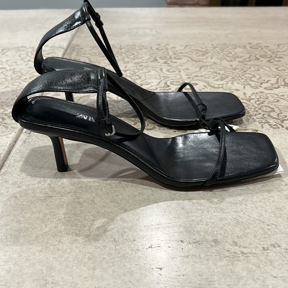 Zara bloggers fave leather strap sandals - Picture 11 of 15